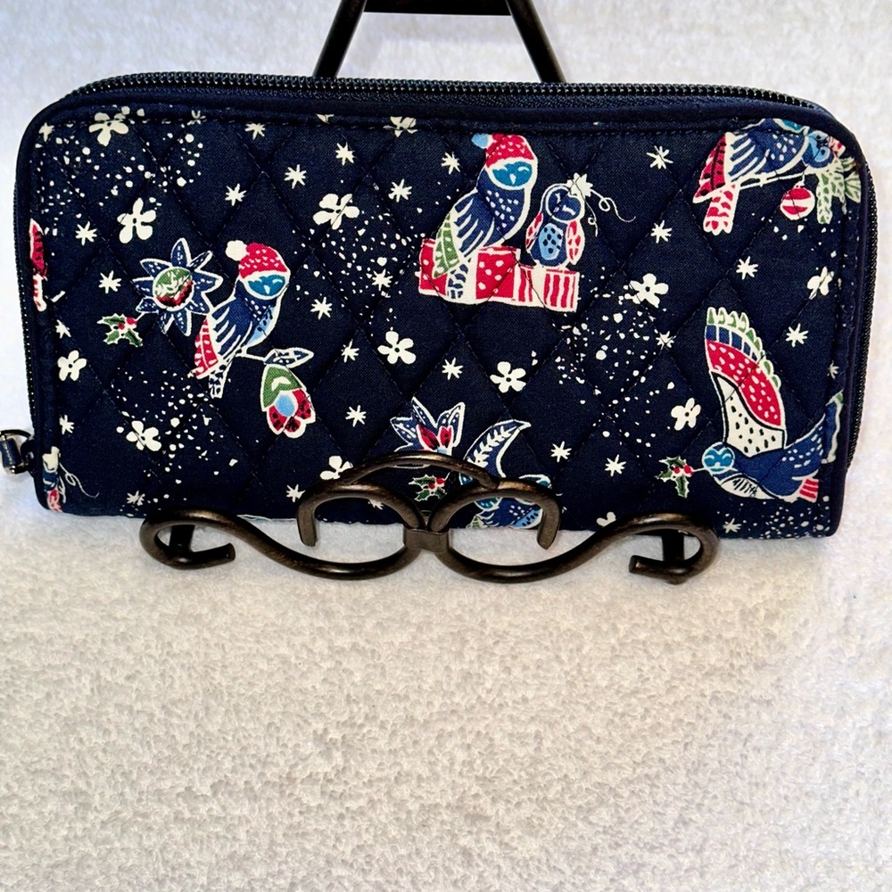 NWT Vera Bradley RFID Georgia Wallet Retired Pattern Holiday Owls.